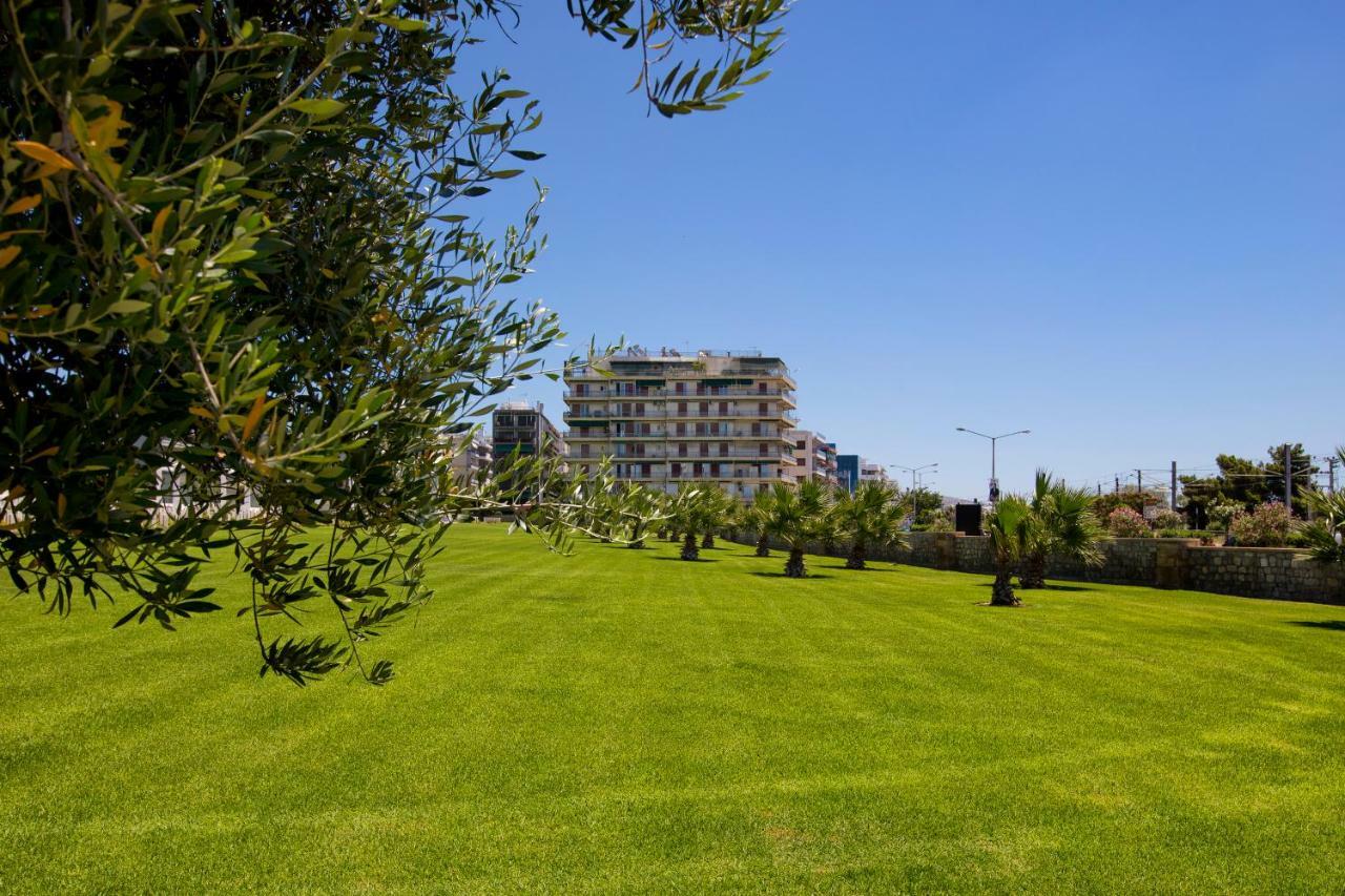 Walking In Alimos Apartment. Атина Екстериор снимка