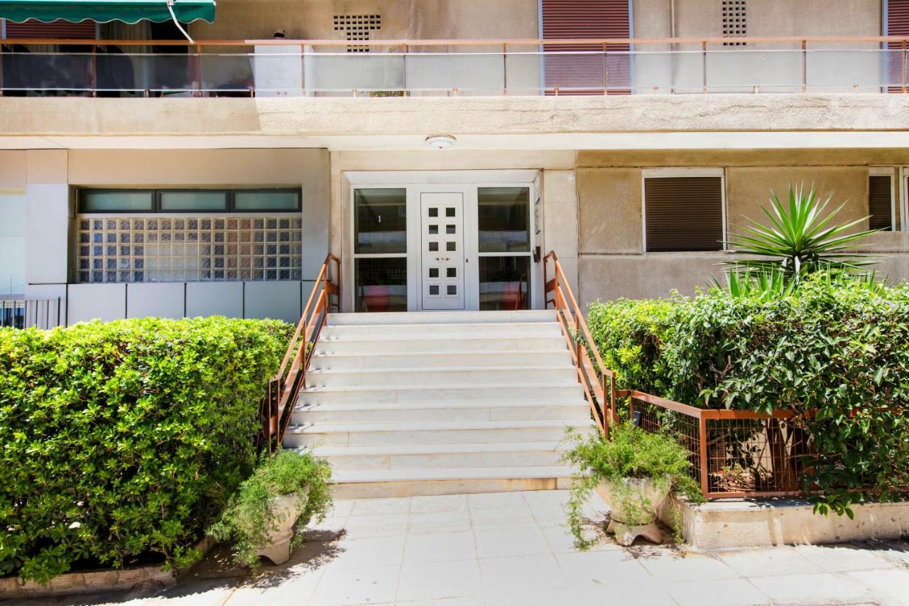 Walking In Alimos Apartment. Атина Екстериор снимка